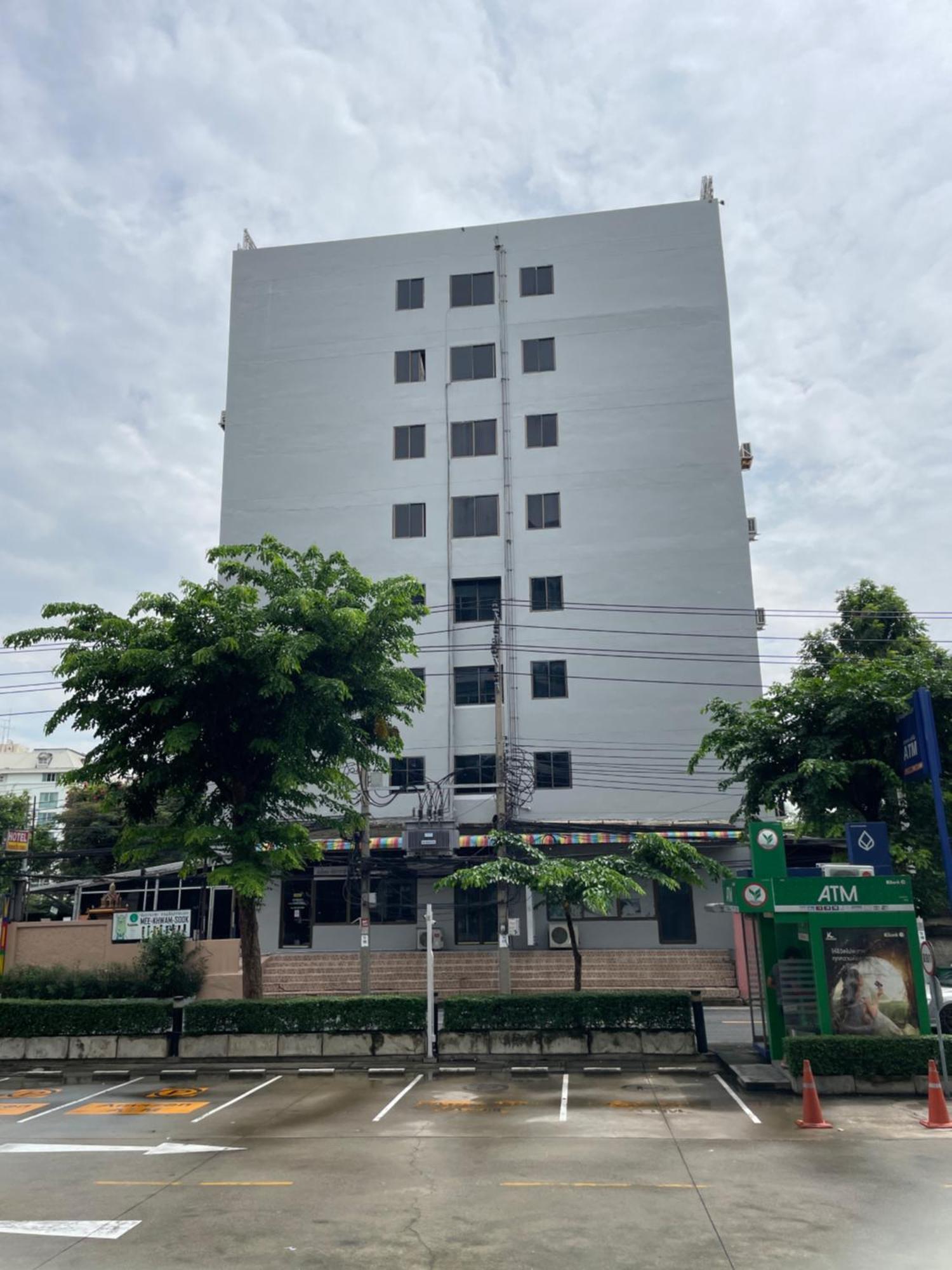 โรงแรมวินบางนา Win Bangna Hotel Бангкок Экстерьер фото