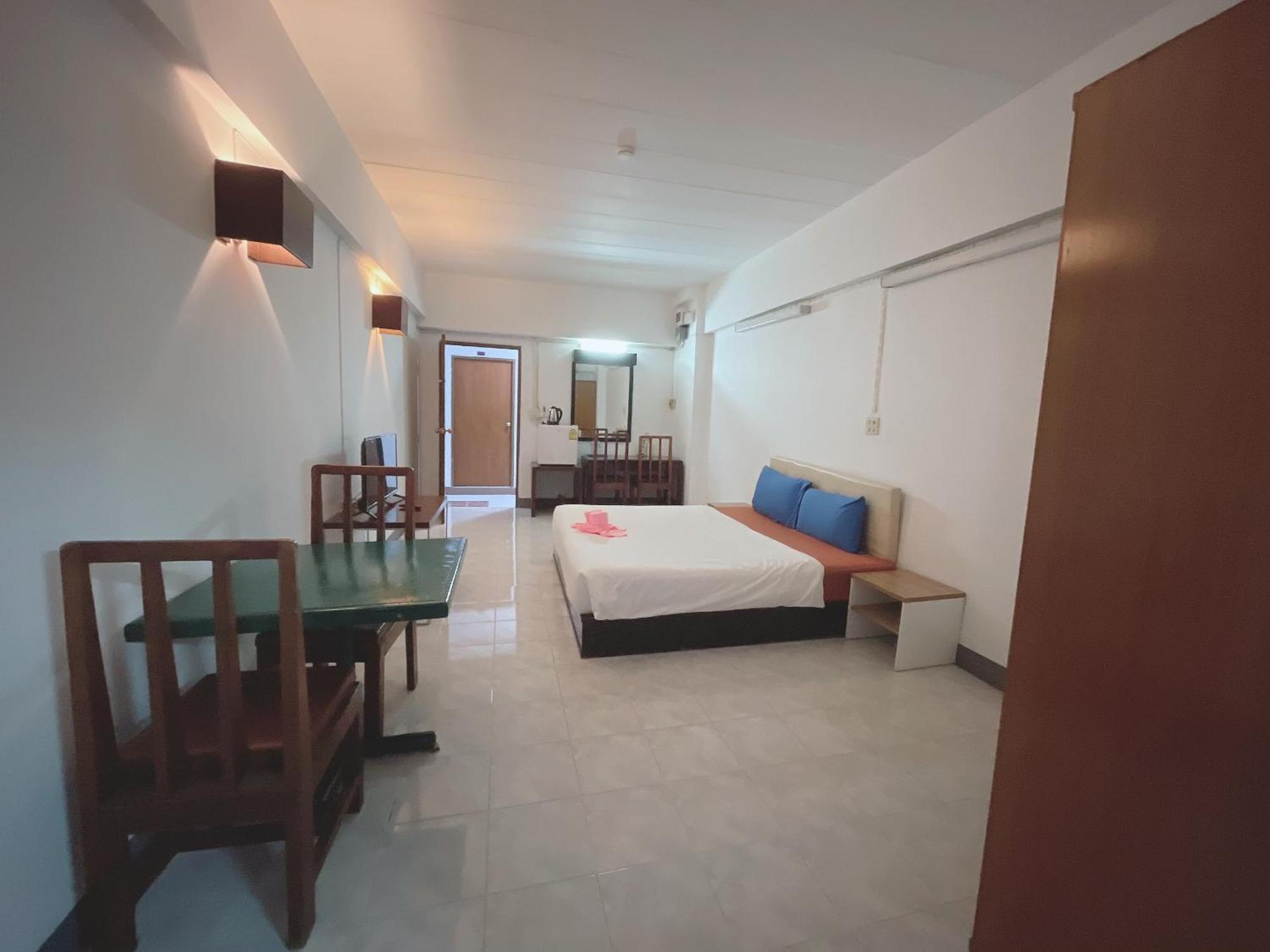 โรงแรมวินบางนา Win Bangna Hotel Бангкок Экстерьер фото