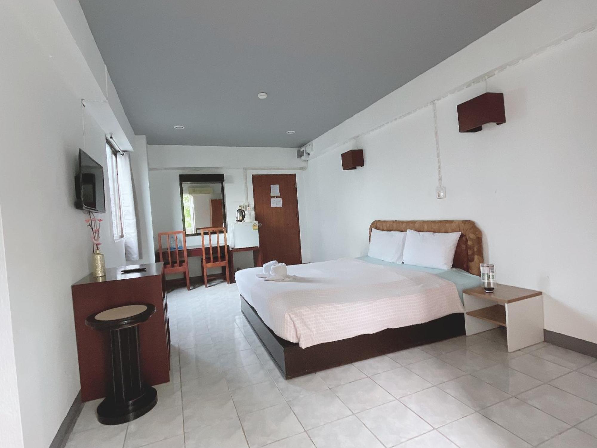 โรงแรมวินบางนา Win Bangna Hotel Бангкок Экстерьер фото