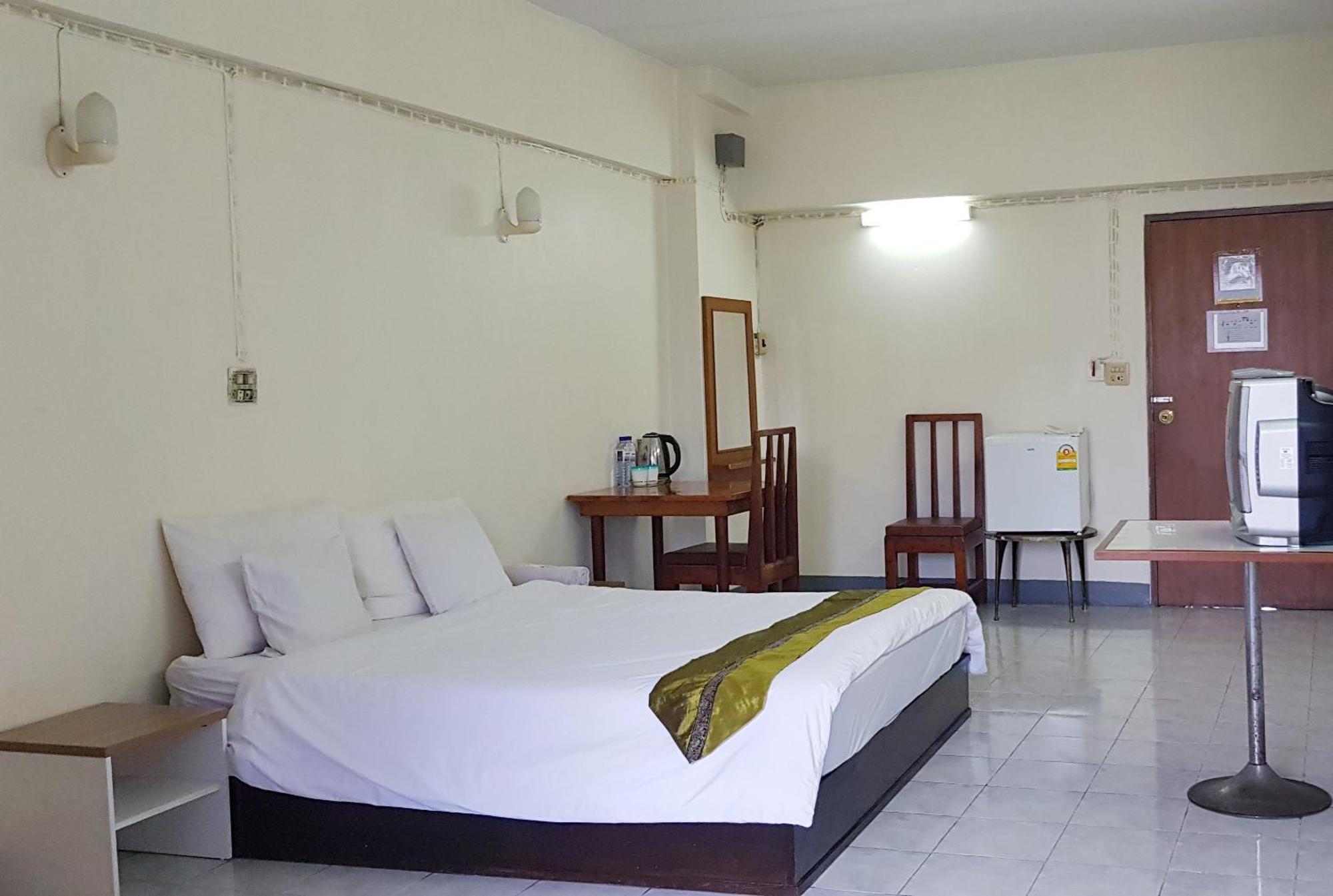 โรงแรมวินบางนา Win Bangna Hotel Бангкок Номер фото